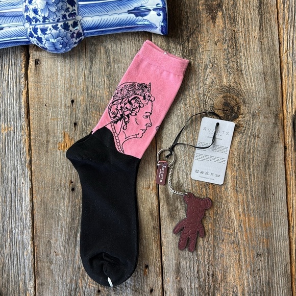 Holiday Royal London Bits & Bobs - Picture 3 of 10